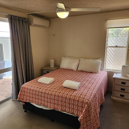 Capeview Apartments - Right On Kings Beach Caloundra Luaran gambar