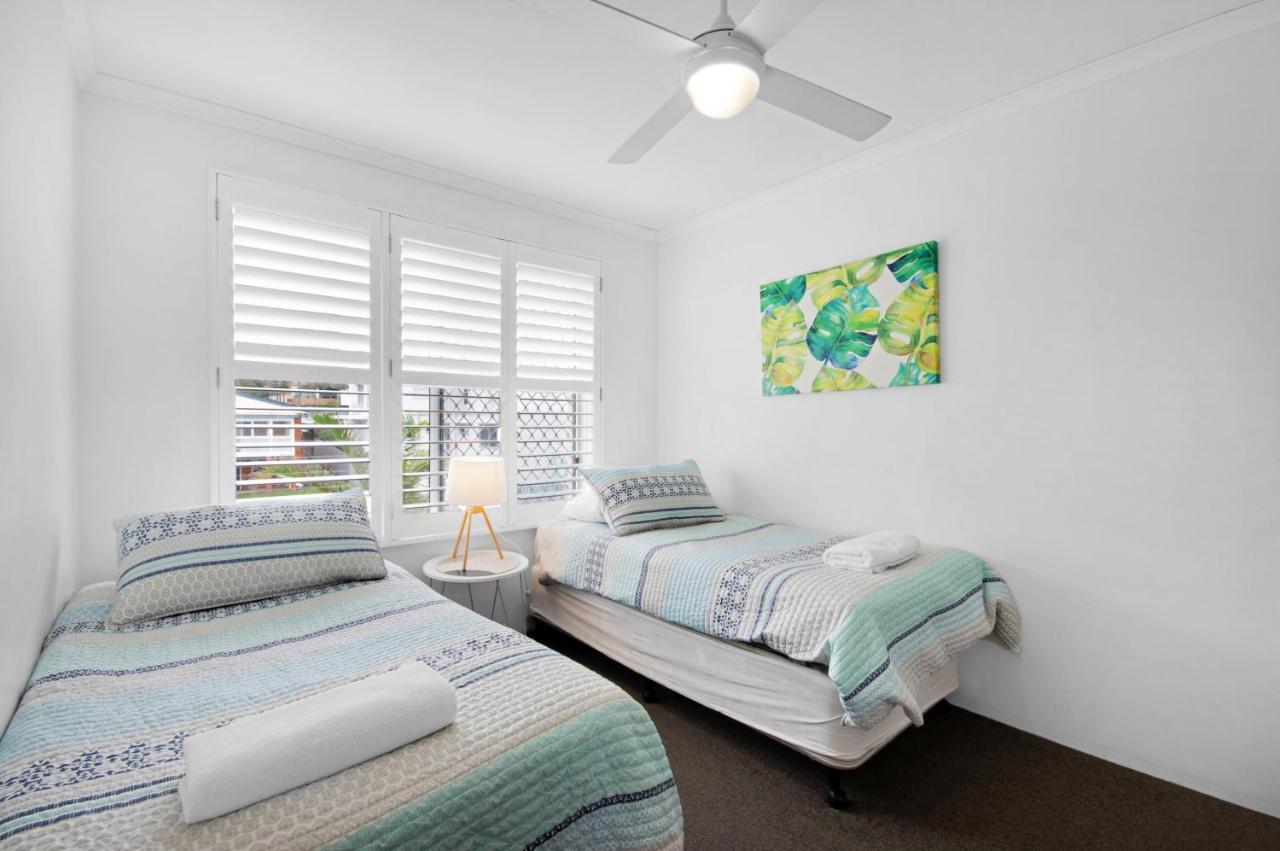 Capeview Apartments - Right On Kings Beach Caloundra Luaran gambar