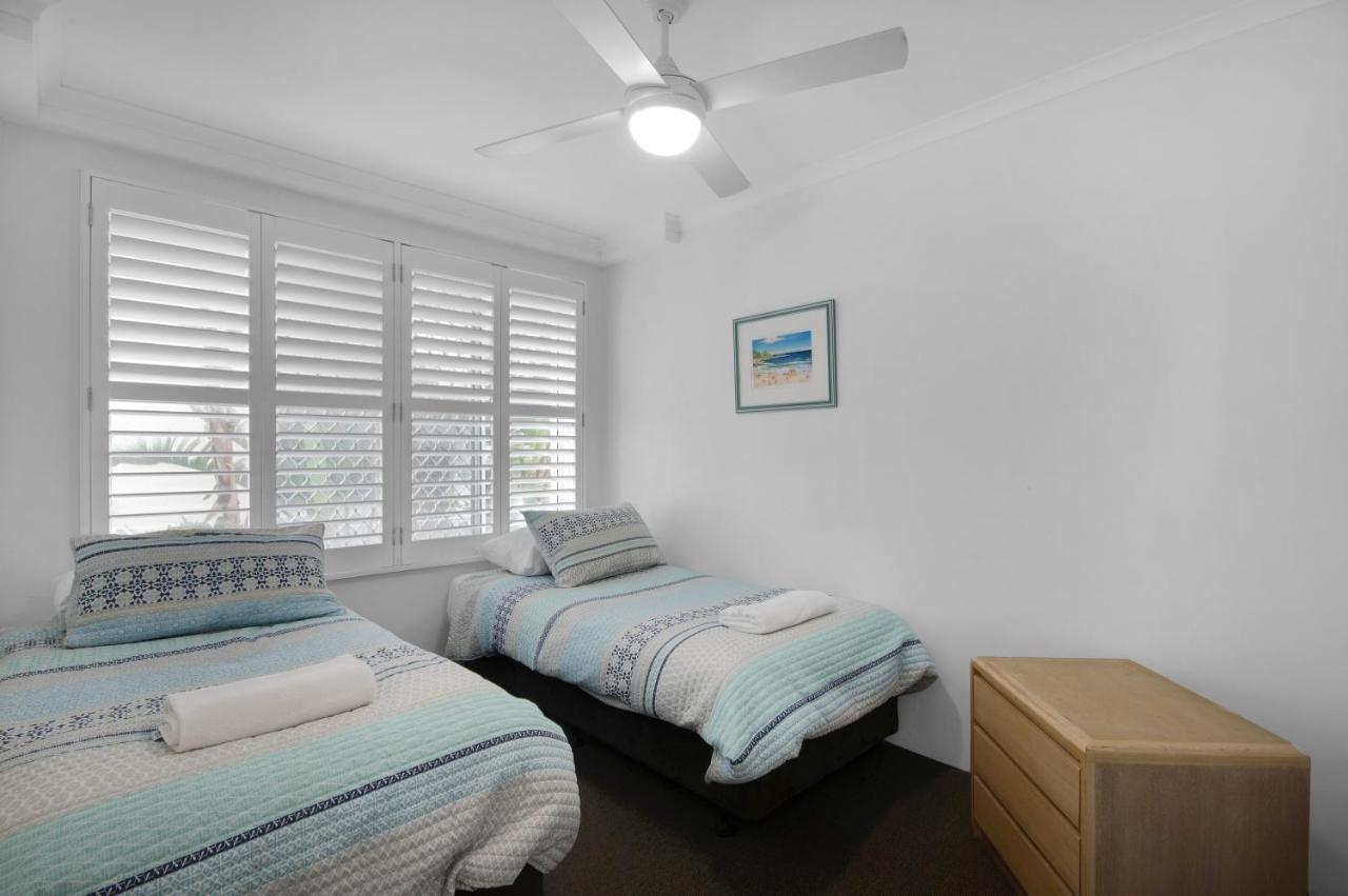 Capeview Apartments - Right On Kings Beach Caloundra Luaran gambar