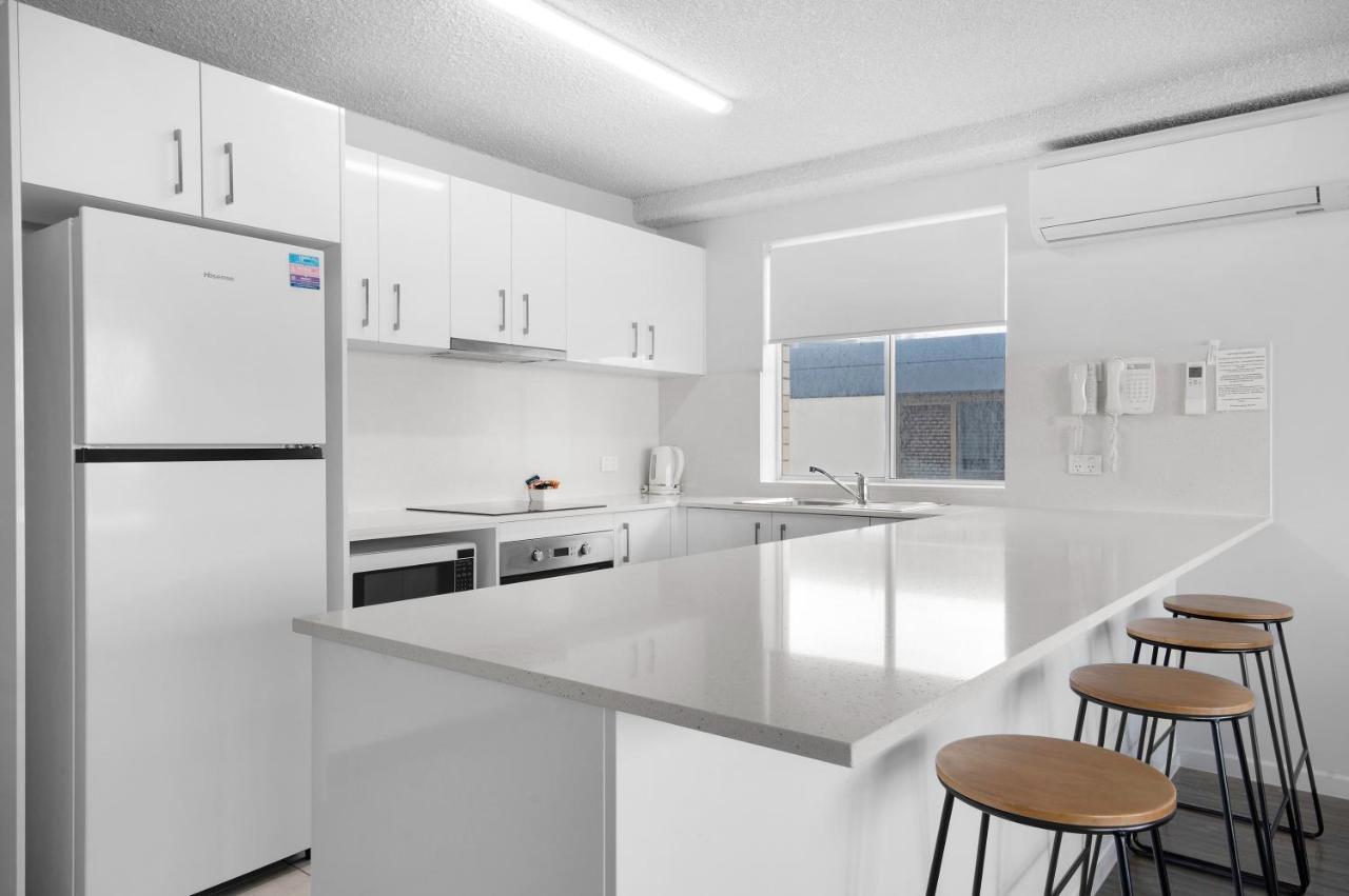 Capeview Apartments - Right On Kings Beach Caloundra Luaran gambar