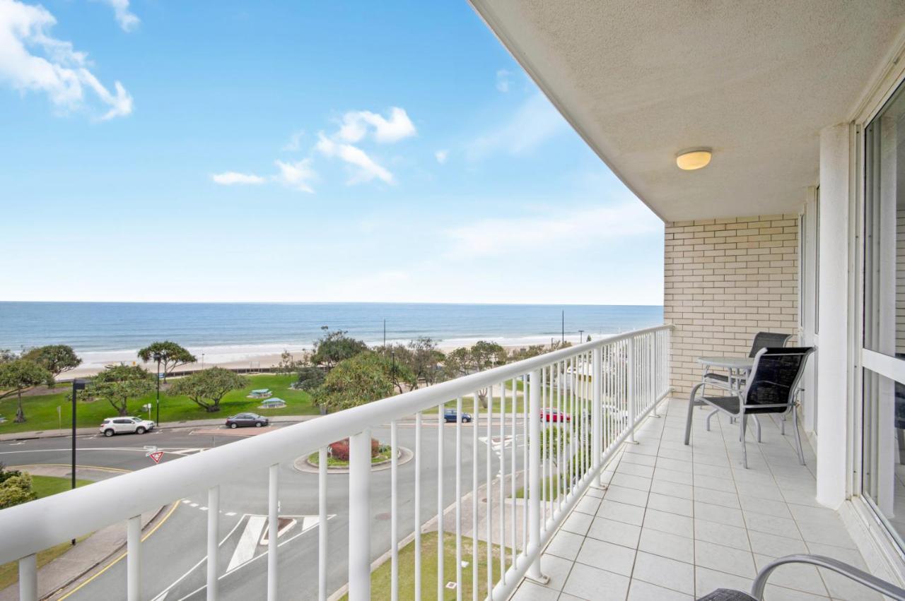 Capeview Apartments - Right On Kings Beach Caloundra Luaran gambar