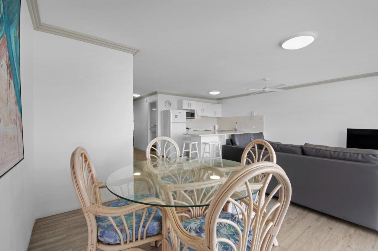 Capeview Apartments - Right On Kings Beach Caloundra Luaran gambar