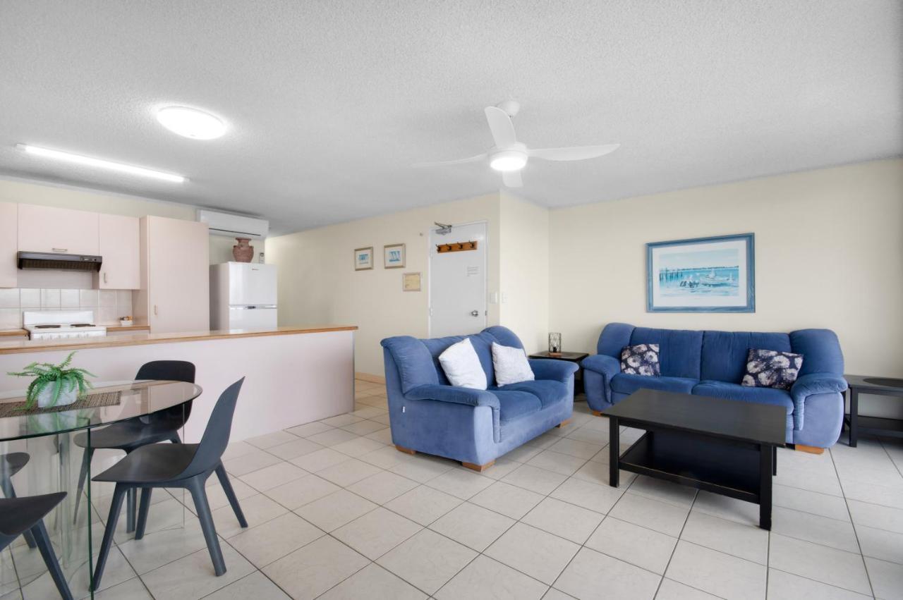Capeview Apartments - Right On Kings Beach Caloundra Luaran gambar