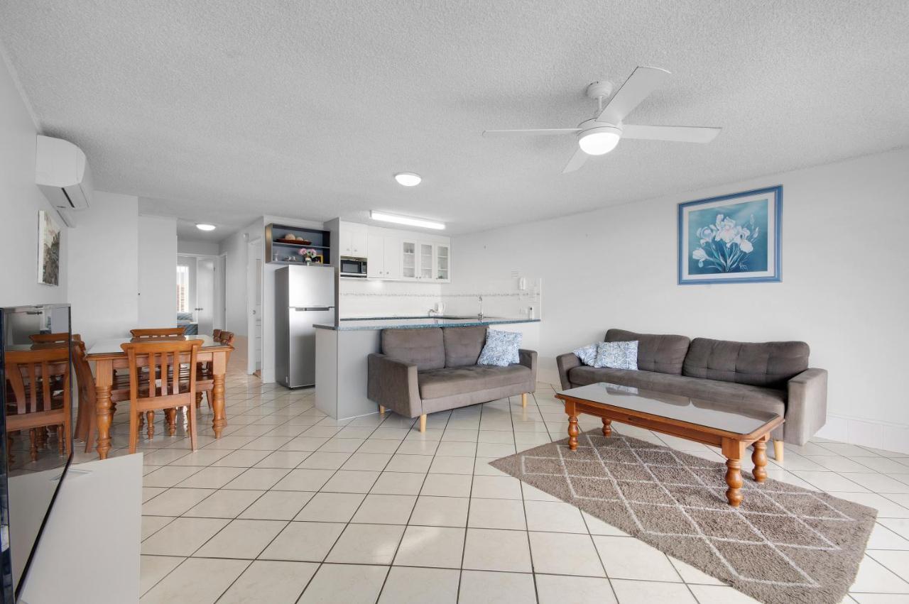 Capeview Apartments - Right On Kings Beach Caloundra Luaran gambar