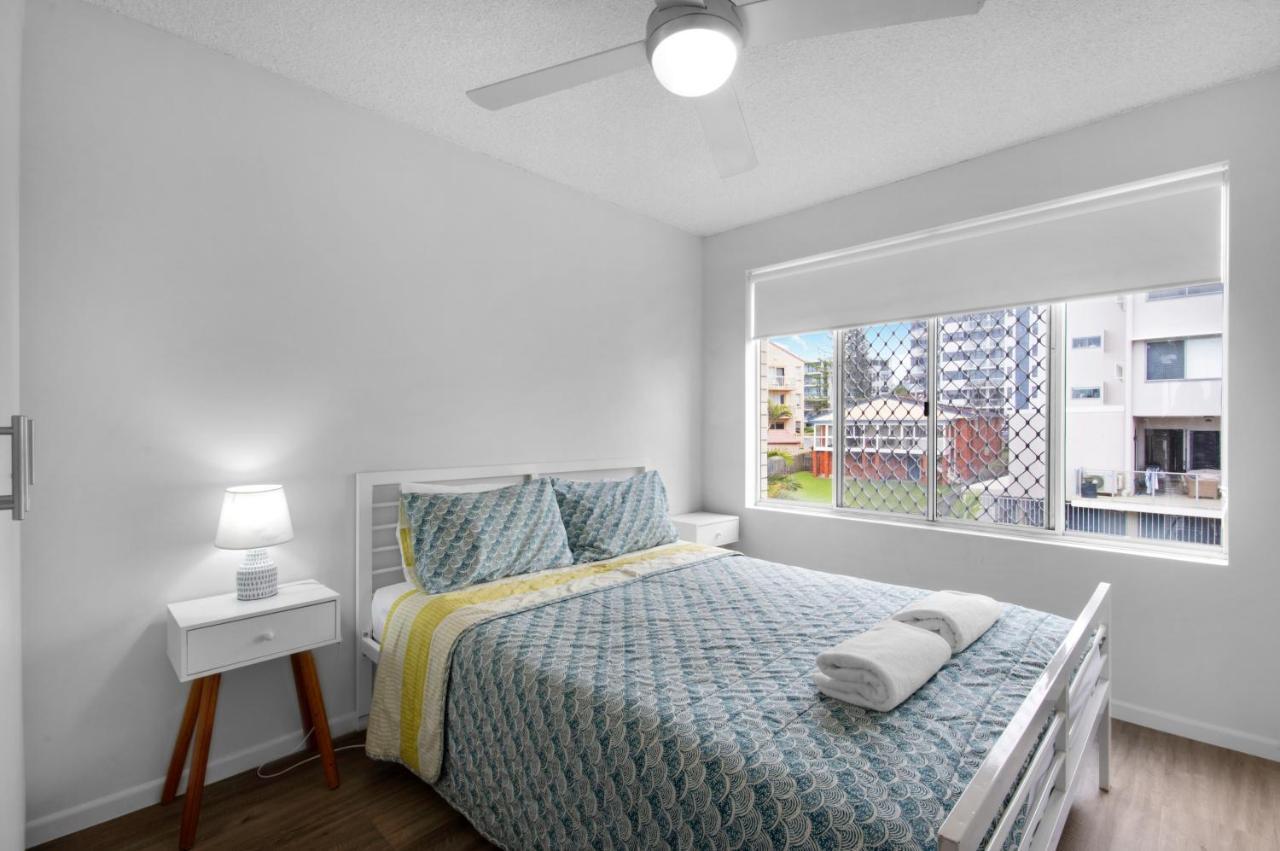 Capeview Apartments - Right On Kings Beach Caloundra Luaran gambar