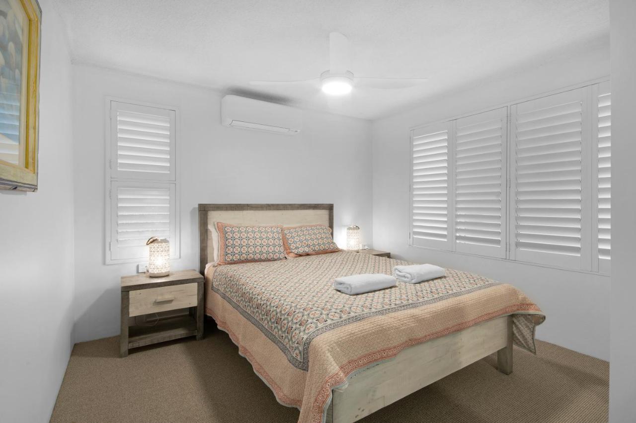 Capeview Apartments - Right On Kings Beach Caloundra Luaran gambar
