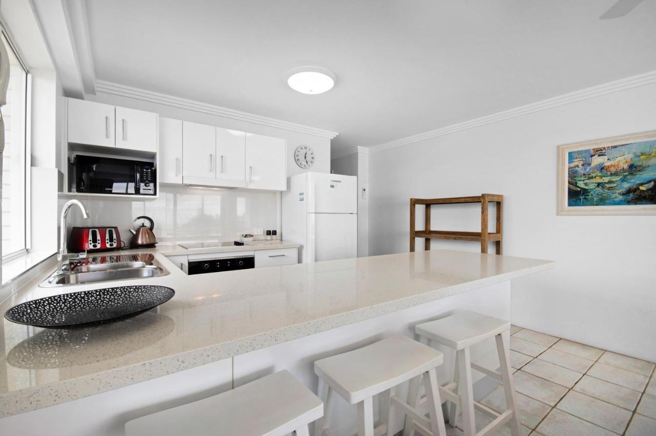 Capeview Apartments - Right On Kings Beach Caloundra Luaran gambar