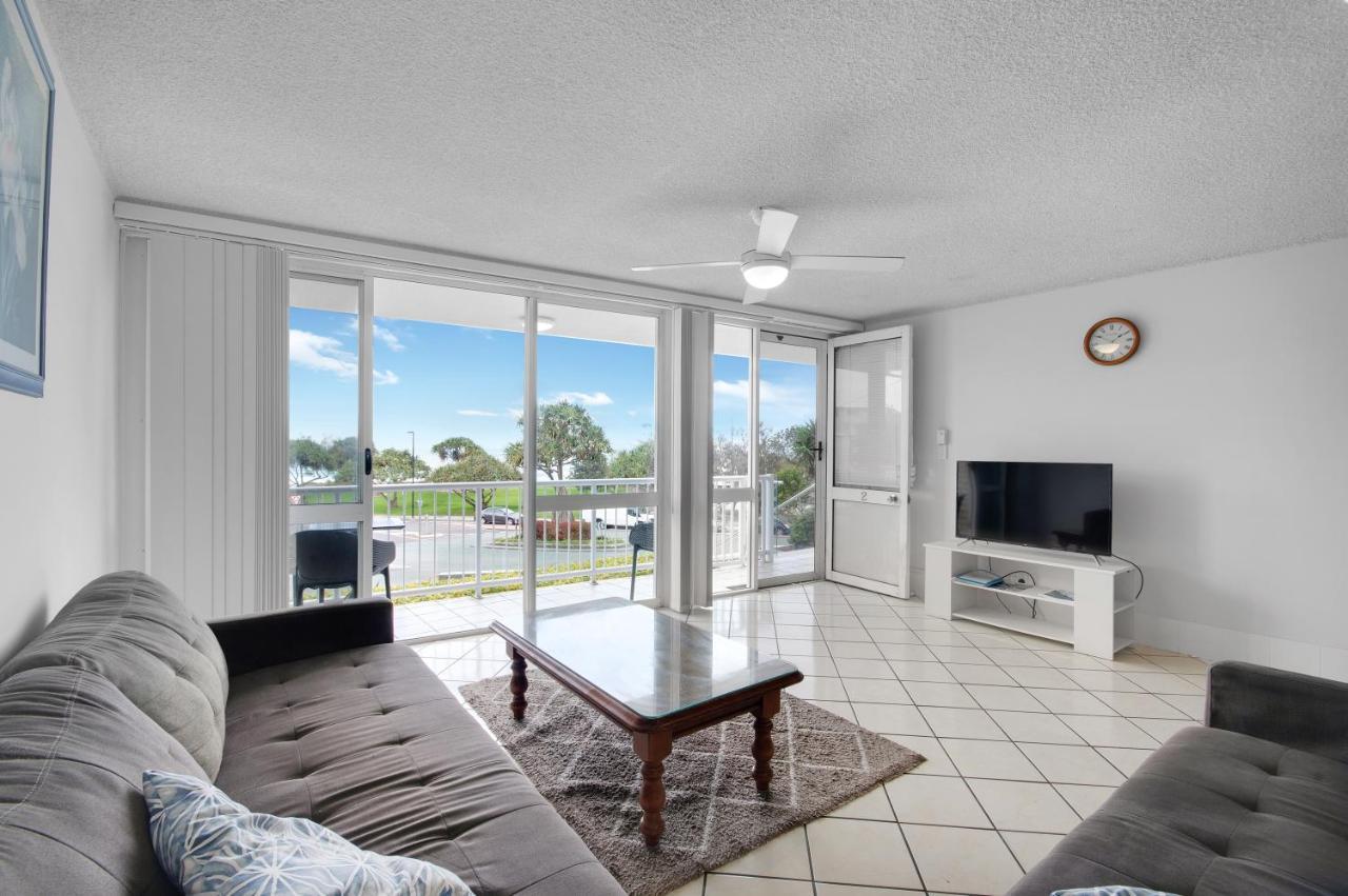 Capeview Apartments - Right On Kings Beach Caloundra Luaran gambar