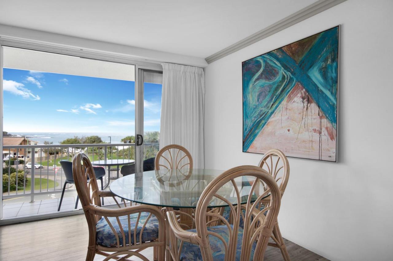 Capeview Apartments - Right On Kings Beach Caloundra Luaran gambar