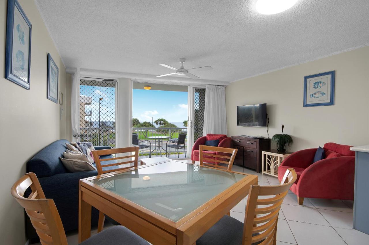 Capeview Apartments - Right On Kings Beach Caloundra Luaran gambar