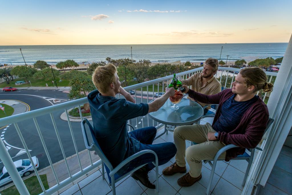 Capeview Apartments - Right On Kings Beach Caloundra Luaran gambar